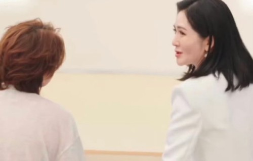 王濛作为《乘风2026》的队长，其选人策略与其他队长有何不同？