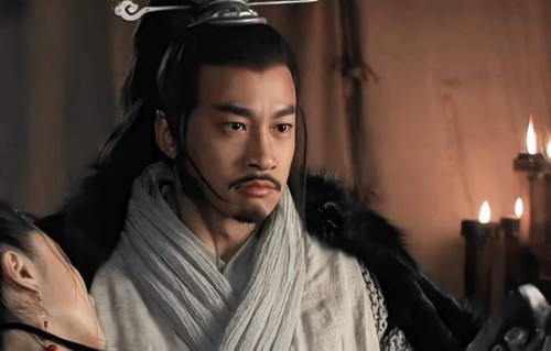 何润东半月揽6个代言？老戏骨翻红靠的不是运气，靠的是审美回归