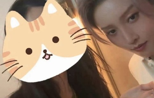 刘雨昕过去还有哪些体现其真诚宠粉特点的互动事件？|粉丝|舞台|演唱会|求婚|活动