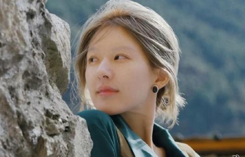 赵露思素颜闯深山：内娱终于有了不装的真人秀