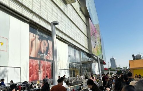 李宇春巡演空降郑州，胡辣汤+21屏应援刷屏全城！