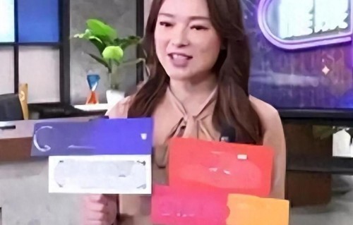 离婚2年，郭晋安带儿子住澳门35万一晚的酒店，18岁儿子出镜帅气