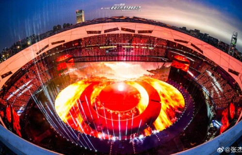 张杰刷新鸟巢演唱会哪两项世界纪录？